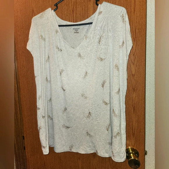 Westport Tops - Westport Women's 1X Soft and Flowy Patterned V-Neck Shirt
